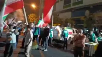 ببینید؛ شادمانی مردم و پخش شربت در میدان ولی عصر در پی حمله به پایگاه آمریکا در قطر