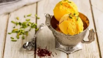 طرز تهیه بستنی سنتی زعفرانی خانگی: یک دسر اصیل و خوش‌عطر