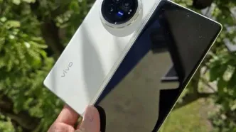 ویوو X Fold 5 معرفی شد؛ سبک‌ترین گوشی تاشو دنیا با باتری غول‌پیکر و اتصال به اپل واچ!