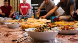 ابتکار یک هموطن برای برگزاری مهمانی در هنگام قطعی برق