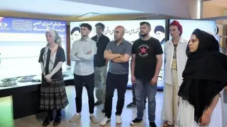 خبرنگاران خارجی از نمایشگاه دستاوردهای صنعت هسته‌ای بازدید کردند