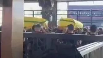 ورود پیکرهای شهید حسین خلیل (ابوعلی) محافظ سید حسن نصرالله و پسرش مهدی از عراق به فرودگاه بیروت
