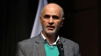 فرشاد مومنی: «ارز ترکیبی» اسم رمز جهش دوباره قیمت‌ها و تعمیق شکاف مردم با حاکمیت است
