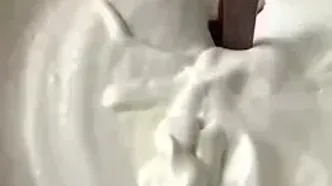 آموزش درست کردن بستنی شکلاتی خانگی