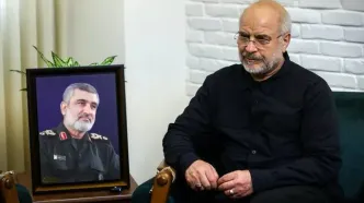 حضور قالیباف در منزل سرلشکر شهید حاجی‌زاده