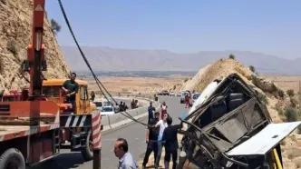 مشخص شدن علت واژگونی اتوبوس در فیروزآباد