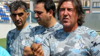 بنر جنگی هواداران استقلال برای ساپینتو