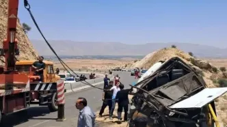 علت واژگونی اتوبوس مسافری در فارس اعلام شد