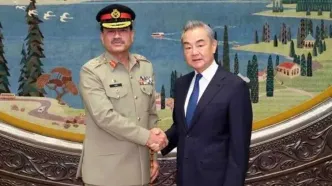 دیدار فرمانده ارتش پاکستان با وزیر خارجه چین