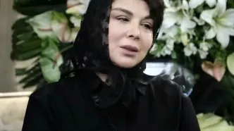 قاب تلخ شهره سلطانی از سنگ مزار خانواده‌اش