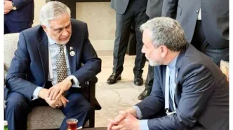 رایزنی عراقچی با همتای پاکستانی