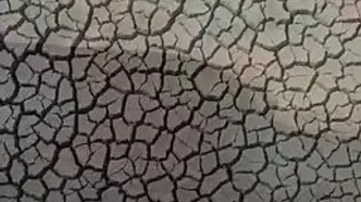 دریاچه ارومیه برای اولین بار در تاریخ خشک شد / کارزار درخواست احیای دریاچه ارومیه راه اندازی شد