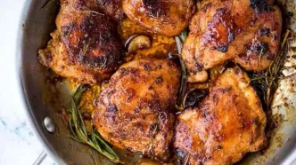 دستور تهیه مرغ تنوری لذیذ با سیر و کره