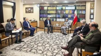تسلیم پیام نخست‌وزیر و رئیس ستاد ارتش پاکستان به رهبر انقلاب