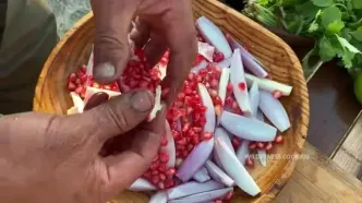 ببینید؛ غذای روستایی در آذربایجان؛ کباب کردن ماهی کپور خزری با گِل آتشفشانی
