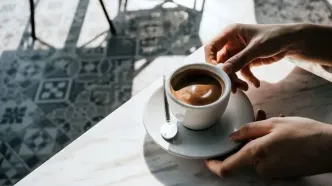 آیا در روزهای گرم قهوه بنوشیم یا حذف کنیم؟
