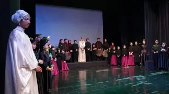 هنرمندان به تماشای «سیمرغ‌نامه» نشستند/ نگاهی به اجرای دو شب نخست