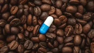 ترکیب خطرناک کافئین با برخی داروها؛ آیا کافئین همیشه بی‌خطر است؟
