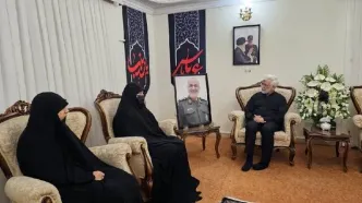 گریه سعید جلیلی بر روی لباس نظامی سردار سلامی