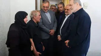 دیدار پزشکیان با برخی از خانواده‌های آسیب‌دیده از جنگ تحمیلی رژیم صهیونیستی