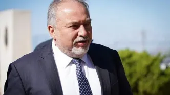 لیبرمن: نتانیاهو می‌خواهد جنگ را تا انتخابات ادامه دهد/ روزنامه «هاآرتص»: اسرائیل برای اولین بار در حال انجام مذاکراتی با جنبش حماس با هدف پایان دادن به جنگ است
