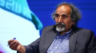 آزادارمکی: صداوسیما لکه سیاه بر چهره نظام و مزاحم انسجام ملی است/ مدیریت و نگاه صداوسیما نیازمند تغییر است
