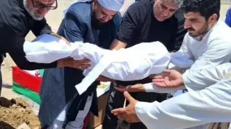 خاک‌سپاری پیکر شهید نوزاد در زاهدان