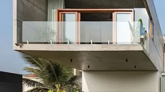 معماری دیدنی خانه‌ای که بخشی از آن در آسمان شناور است