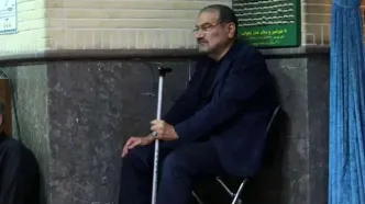 تصویری از علی شمخانی در جمع عزاداران ظهر عاشورا