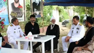 دیدار فرمانده مرکز آموزش تخصص‌های دریایی باقرالعلوم (ع) با خانواده شهید «مهران منوری»