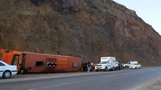 واژگونی اتوبوس در یزد ۱۶ مصدوم بر جا گذاشت