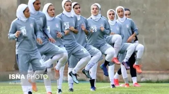 سلام نظامی بانوان فوتبالیست ایران +فیلم