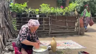 ببینید؛ غذای روستایی در گیلان؛ تهیه کره سنتی و نان تنوری در طبیعت