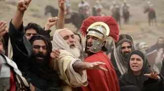رئیس رسانه ملی از پشت صحنه «سلمان فارسی» دیدن کرد