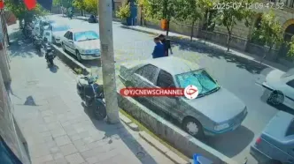 فیلم موبایل‌قاپی امروز صبح جلوی سفارت فرانسه !