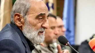 حمله شریعتمداری به پزشکیان به بهانه مصاحبه با تاکر کارلسون؛ چرا گفتید مراجع علیه فرد خاصی فتوا نداده‌اند؟