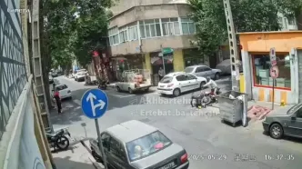 ببینید؛ تصادف مهیب موتورسیکلت با پژو ۲۰۶ در محله سلیمانی تهران