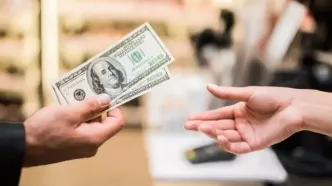 آیا قیمت دلار در آستانه آغاز یک روند نزولی قرار دارد؟