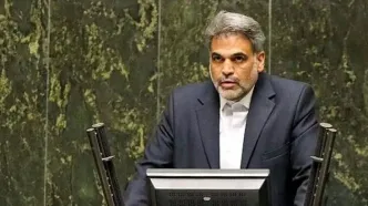 ایران حق دارد قاتل رهبر انقلاب را تعقیب کند/ ایران نمی‌تواند خاک آمریکا را هدف قرار دهد به همین دلیل پایگاه‌های آن را می‌زند