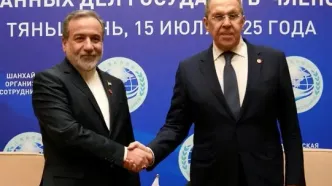 رایزنی عراقچی با همتای روس خود در چین