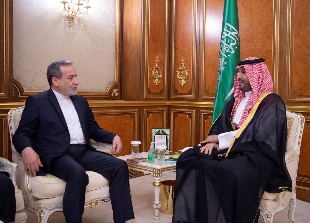 محمد بن سلمان: رهبری عربستان مصمم به توسعه روابط با ایران در همه عرصه‌هاست