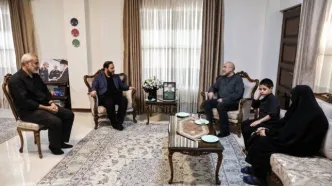 حضور قالیباف در منزل سرلشکر شهید غلامرضا محرابی