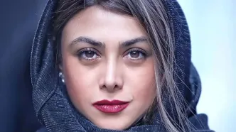 آزاده صمدی در یک گالری هنری