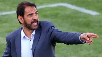 فیروز کریمی: پرسپولیسی‌ها تجمع می‌کنند تا رقبا بازیکن نخرند!
