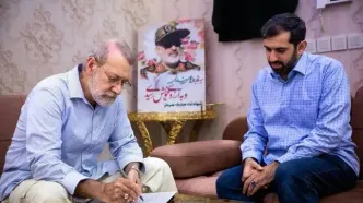 لاریجانی به دیدار خانواده‌های شهیدان محرابی و شادمانی رفت