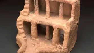 کشف اثر دست ۴ هزار ساله روی نذورات مقبره باستانی مصر