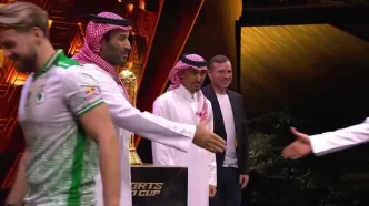محمد بن سلمان جام قهرمانی بازی‌های الکترونیکی ۲۰۲۵ را اهدا کرد