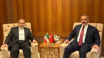 رایزنی عراقچی با وزیر خارجه ترکیه درباره مقابله با توسعه‌طلبی اسرائیل