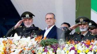 حضور پزشکیان بر مزار شهید حاجی‌زاده