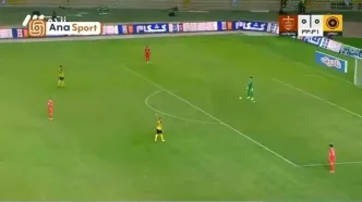 گزارشگر اصفهانی هو شدن نیازمند را ماستمالی کرد